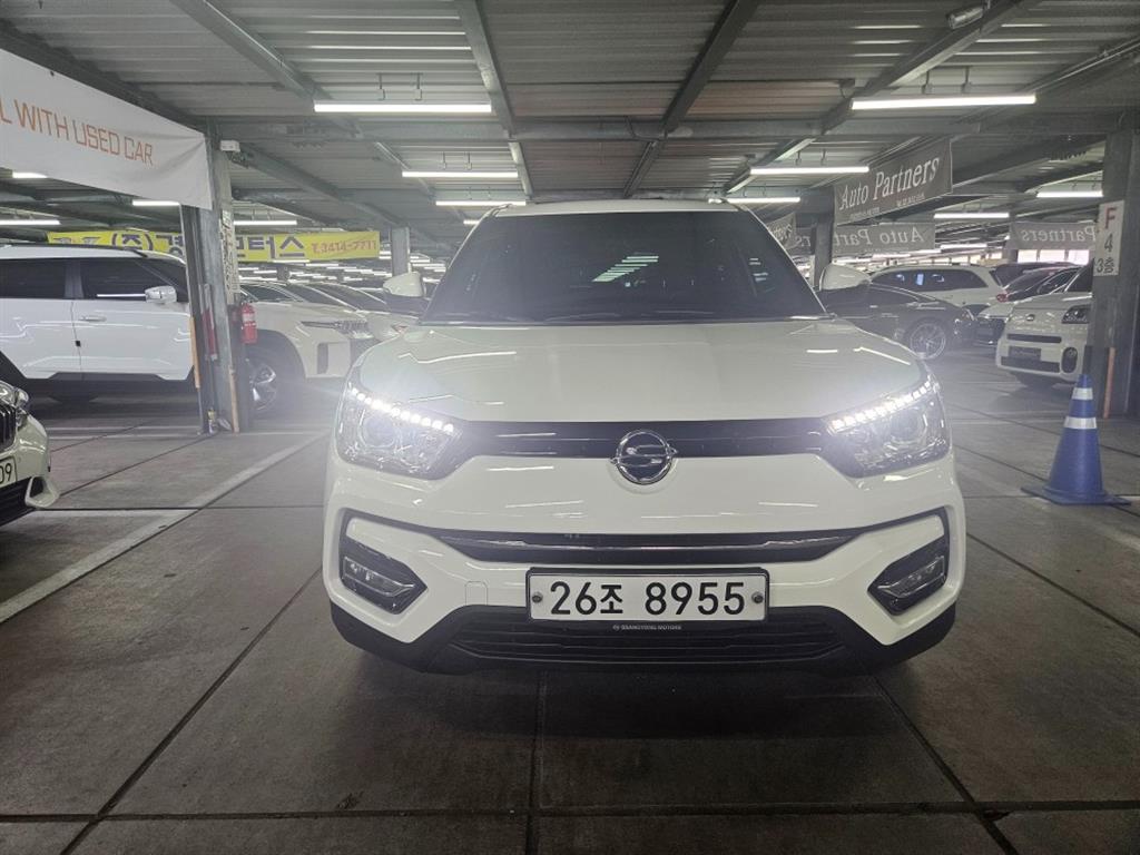 Ssangyong Tivoli 2018 Blanco - Importación desde Corea - HF Imports Iquique - Foto 1