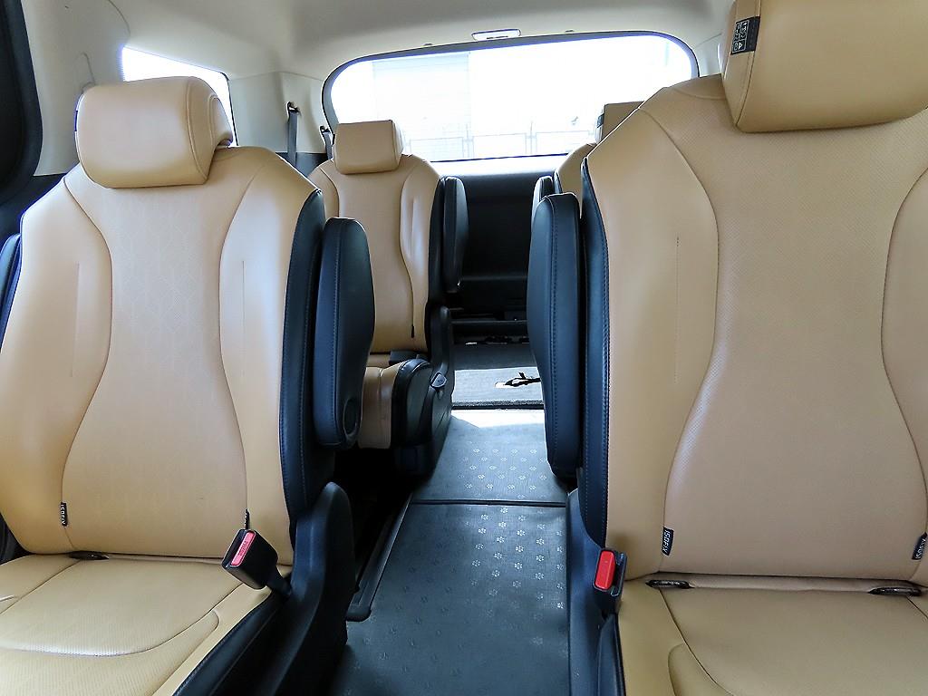 KIA Carnival - Vista 7