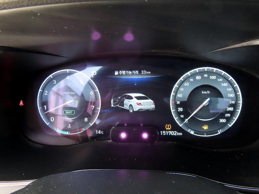 Genesis G70 - Vista 9