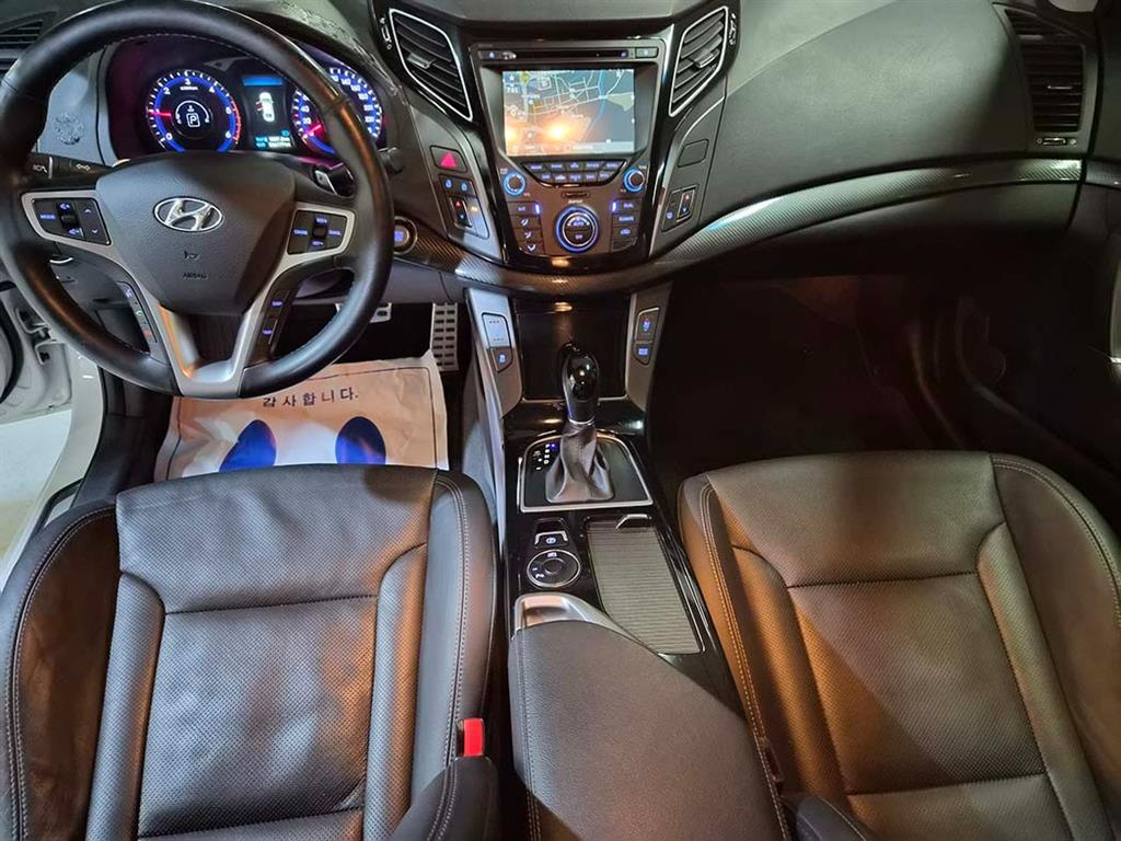 HYUNDAI i40 - Vista 10