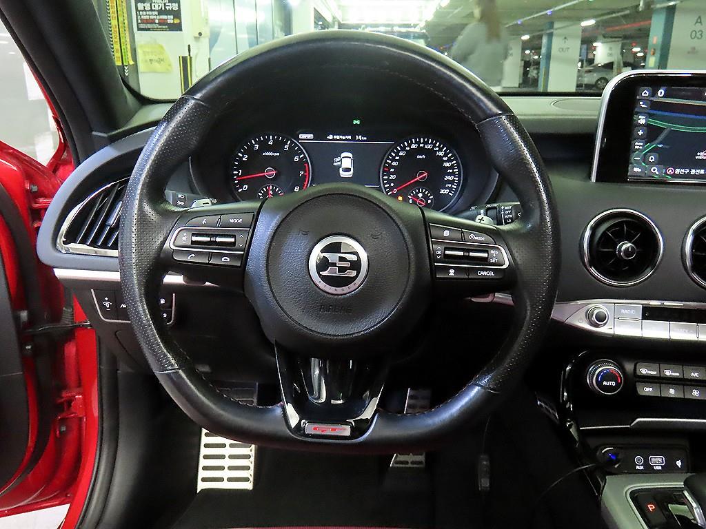 KIA Stinger - Vista 8