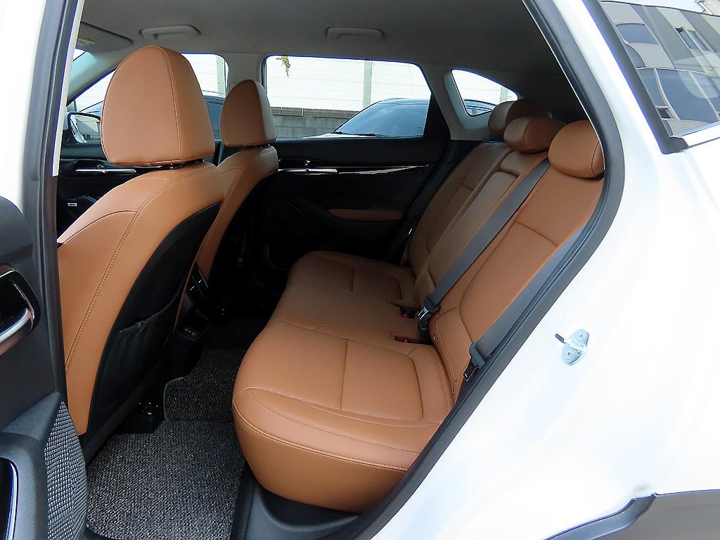 KIA Seltos - Vista 6