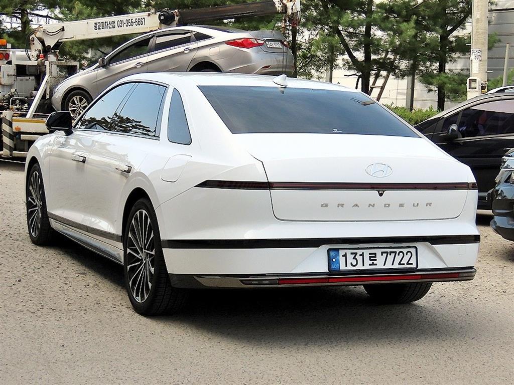 HYUNDAI Grandeur - Vista 3