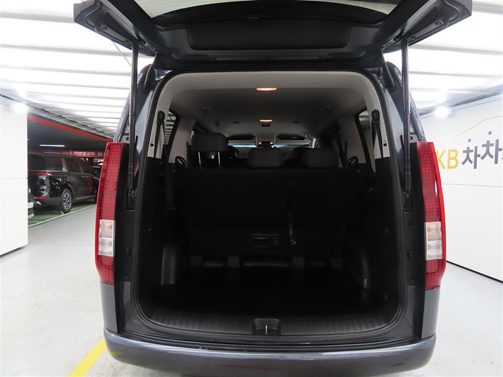 HYUNDAI Staria 2025 Gris - Importación desde Corea - HF Imports Iquique - Foto 18