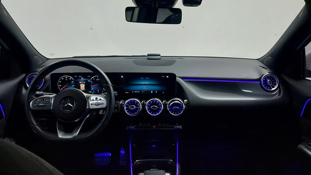 Mercedes Benz GLA Class - Vista 9