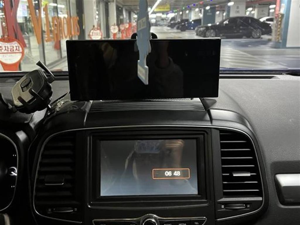 SAMSUNG QM6 - Vista 9