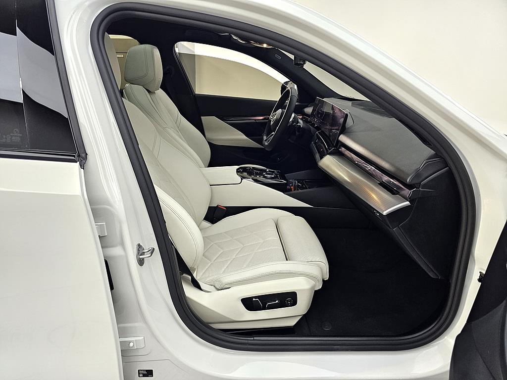 BMW 5 Series - Vista 11