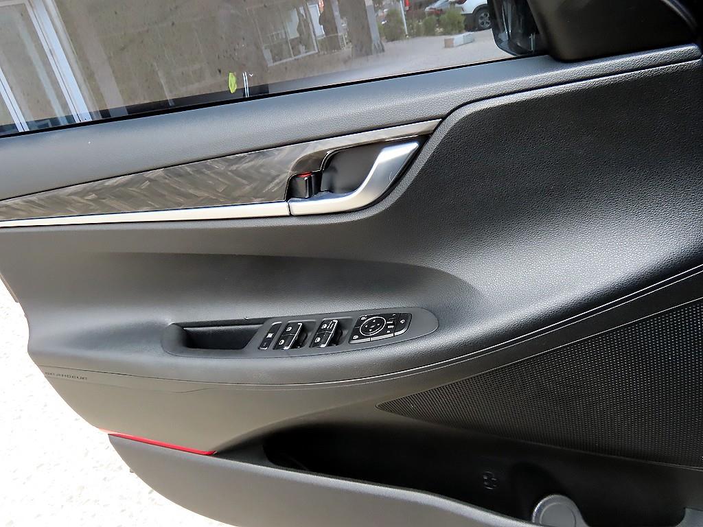 HYUNDAI Grandeur - Vista 11