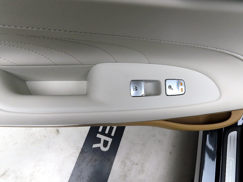 HYUNDAI Grandeur - Vista 12