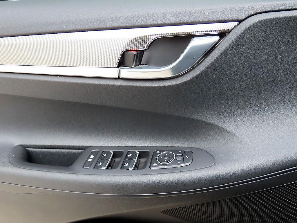 HYUNDAI Grandeur - Vista 11
