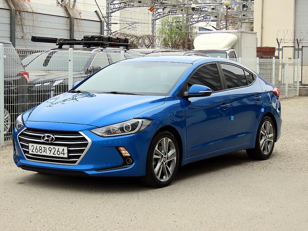 HYUNDAI Avante - Vista 2