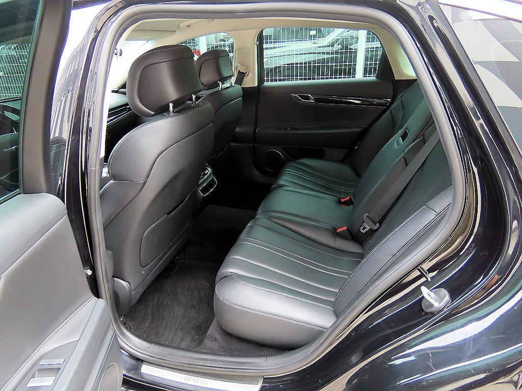 Genesis G80 - Vista 6