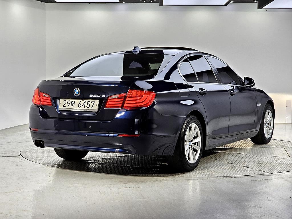 BMW 5 Series - Vista 4