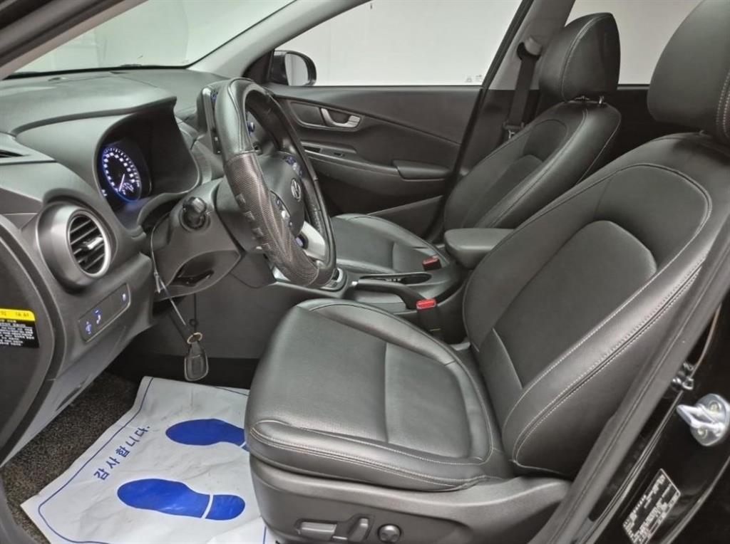 HYUNDAI Kona - Vista 11
