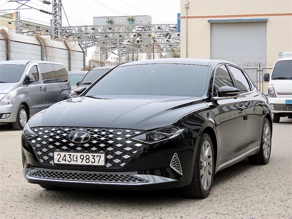 HYUNDAI Grandeur - Vista 2