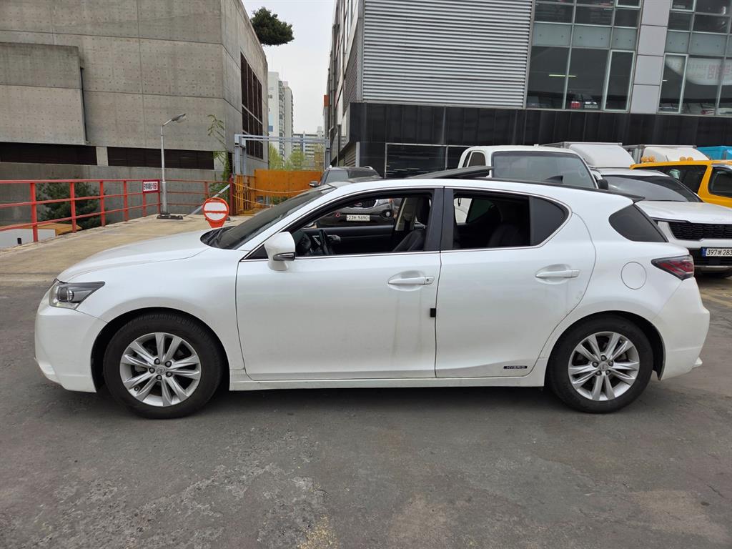 Lexus CT - Vista 3