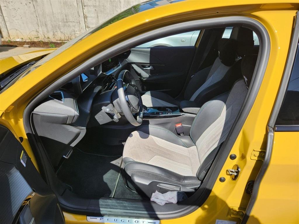 Peugeot 208 - Vista 5