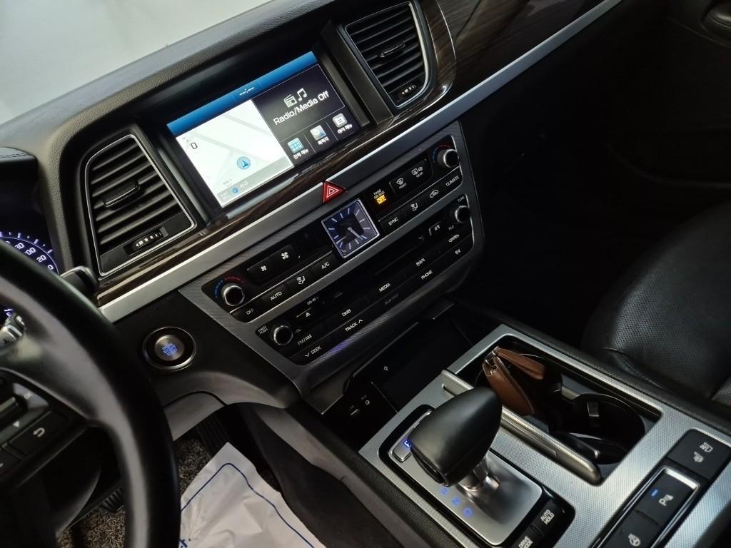 Genesis G80 - Vista 10