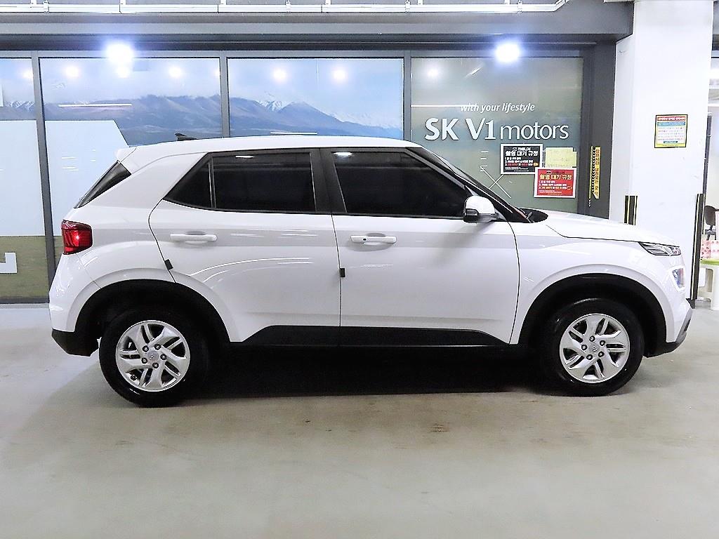 HYUNDAI Venue - Vista 3