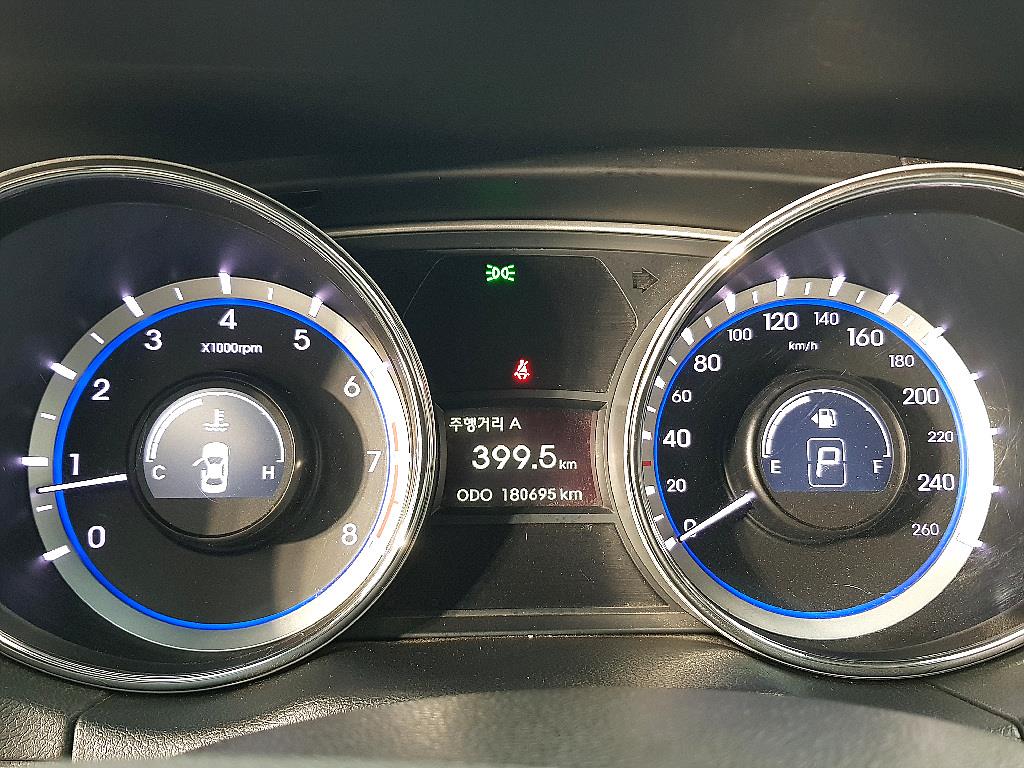 HYUNDAI Sonata - Vista 7