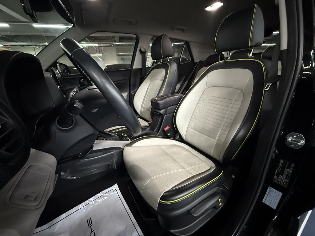 HYUNDAI Venue - Vista 5