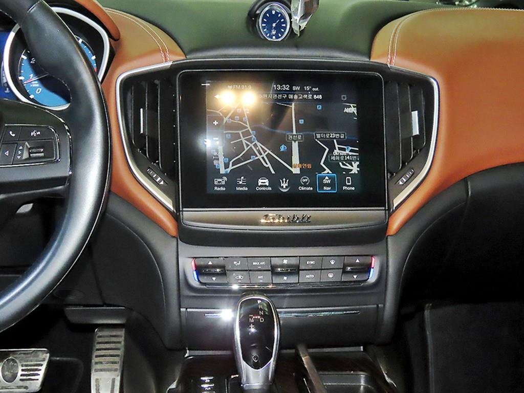 Maserati Ghibli - Vista 11