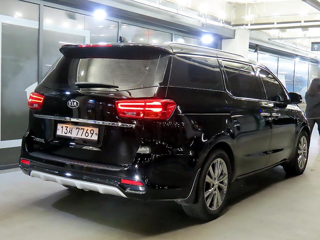 KIA Carnival - Vista 4