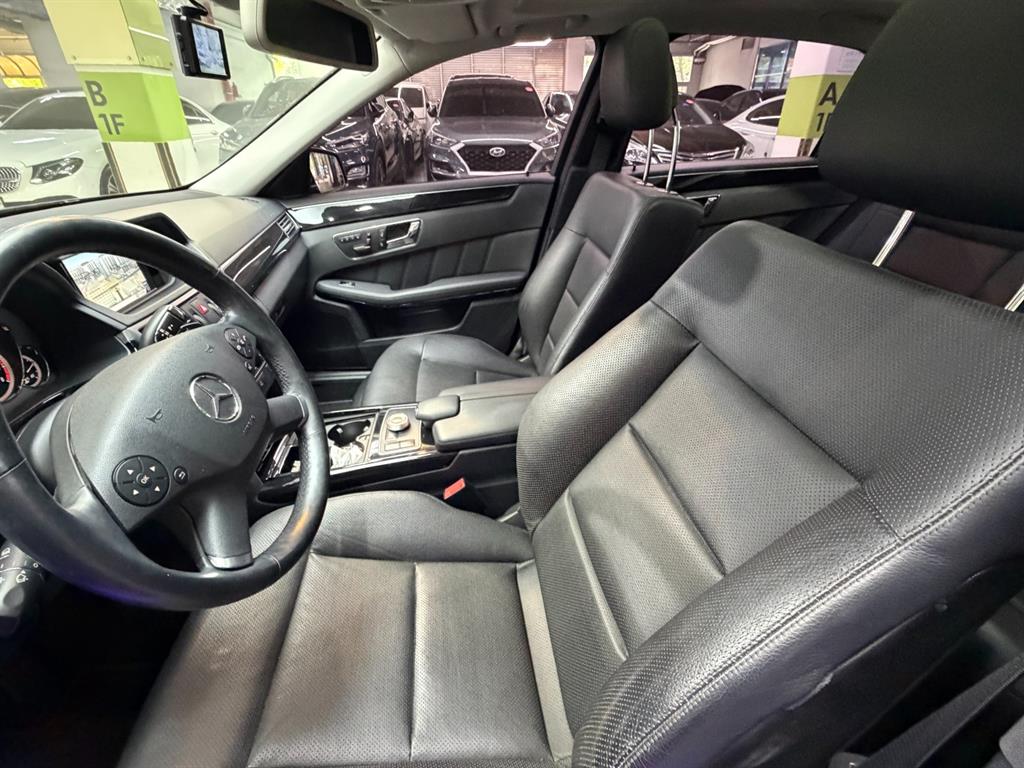 Mercedes Benz E class - Vista 7