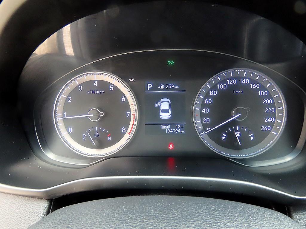 HYUNDAI Grandeur - Vista 9