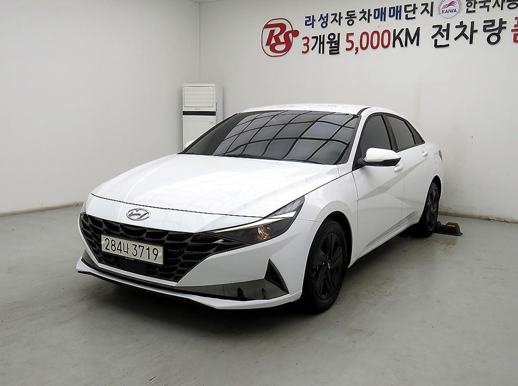 HYUNDAI Avante - Vista 2