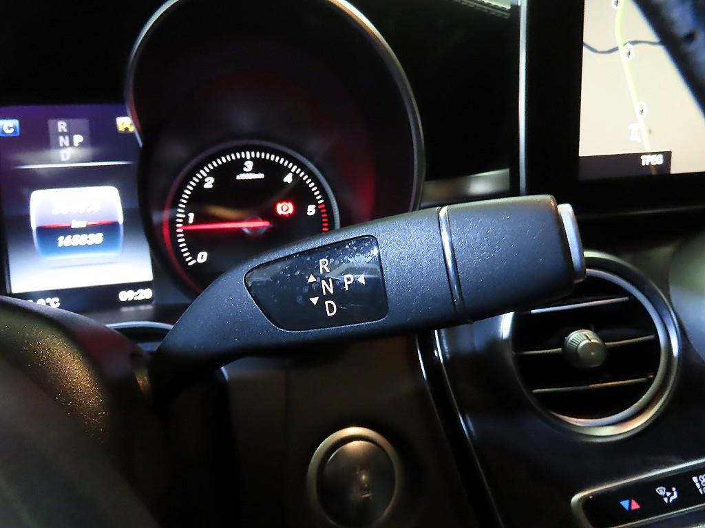 Mercedes Benz GLC Class - Vista 12