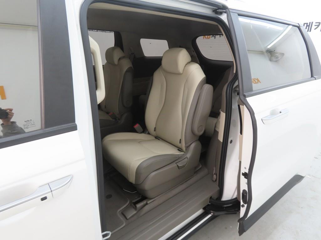 KIA Carnival - Vista 6