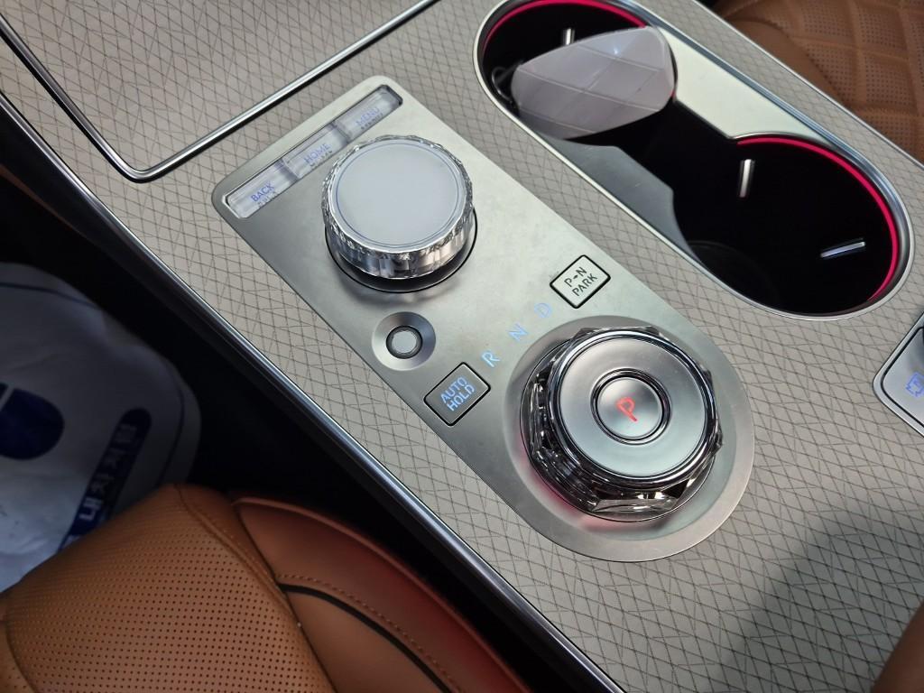 Genesis GV80 - Vista 8