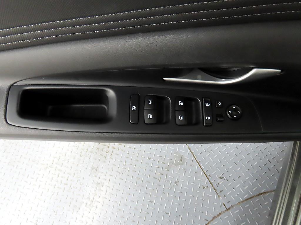 HYUNDAI Avante - Vista 11