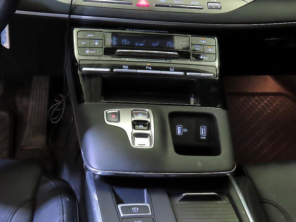 HYUNDAI Grandeur - Vista 12