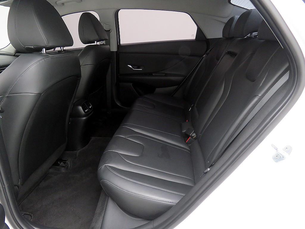 HYUNDAI Avante - Vista 8
