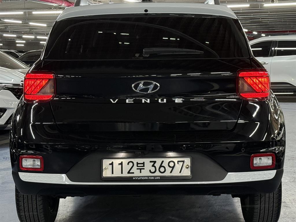 HYUNDAI Venue - Vista 4