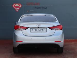 HYUNDAI Avante - Vista 8