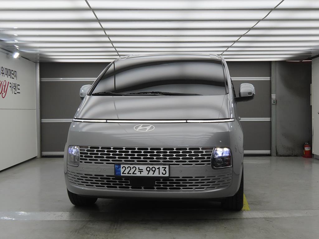 HYUNDAI Staria - Vista 2