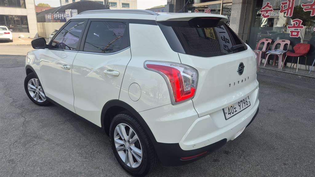 Ssangyong Tivoli - Vista 4