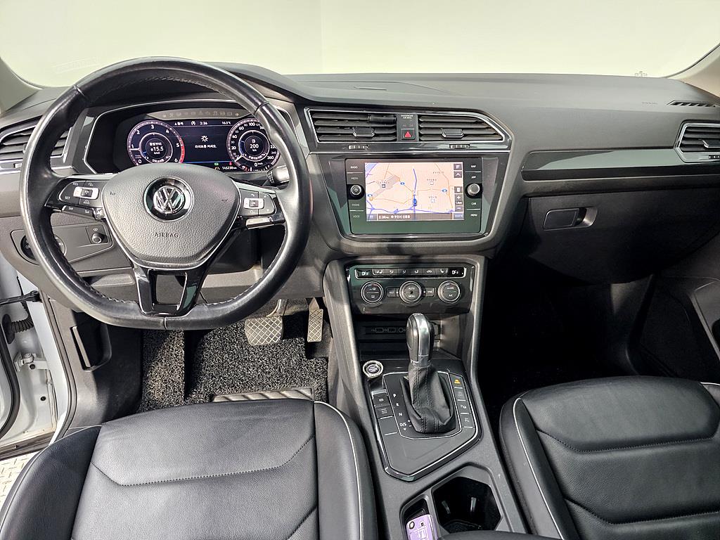 Volkswagen Tiguan - Vista 5