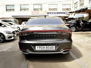 HYUNDAI Grandeur - Vista 5