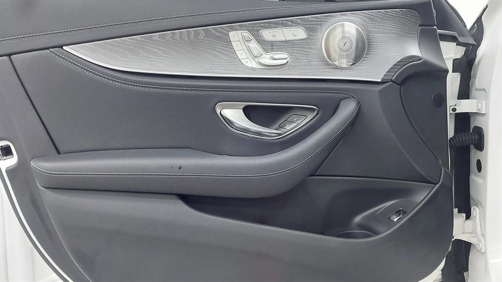 Mercedes Benz E class 2022 the color of pearl - Importación desde Corea - HF Imports Iquique - Foto 16
