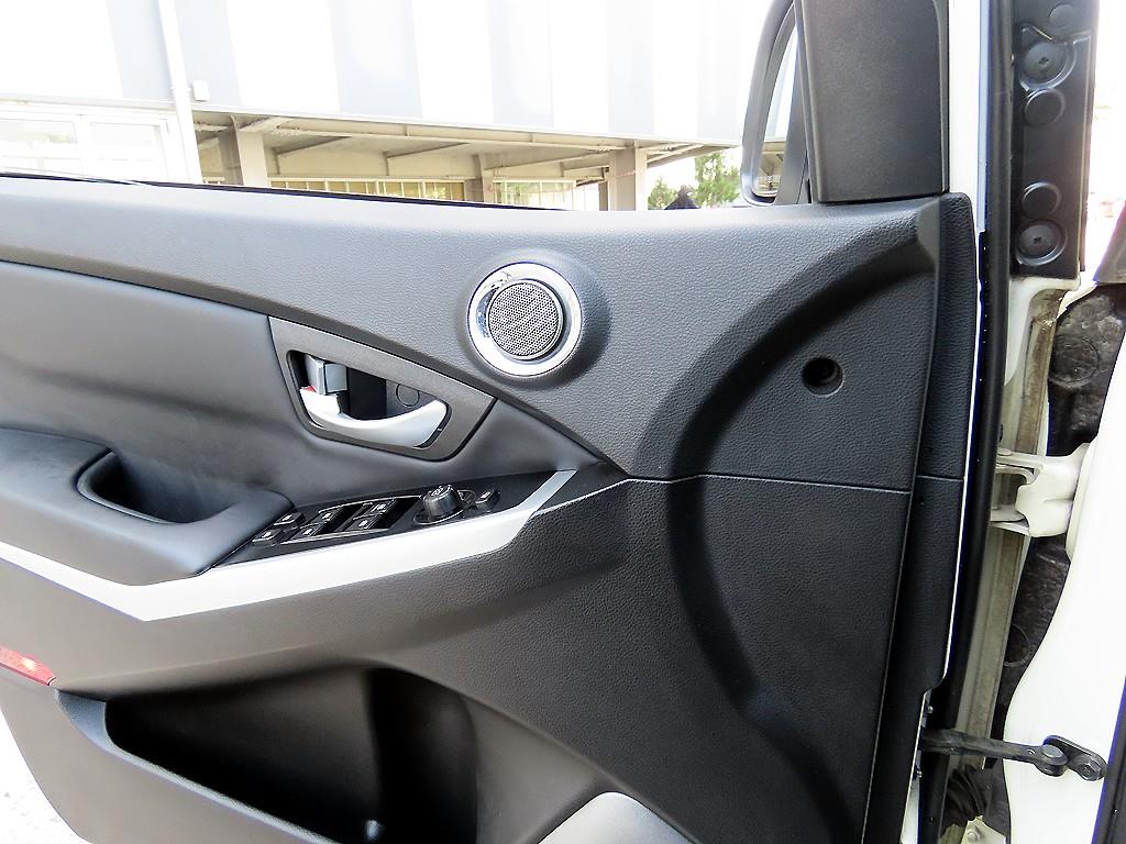 Ssangyong Korando - Vista 11
