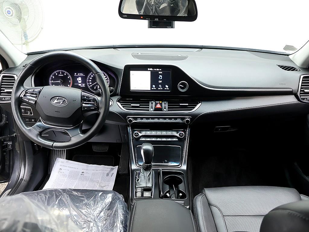 HYUNDAI Grandeur - Vista 9