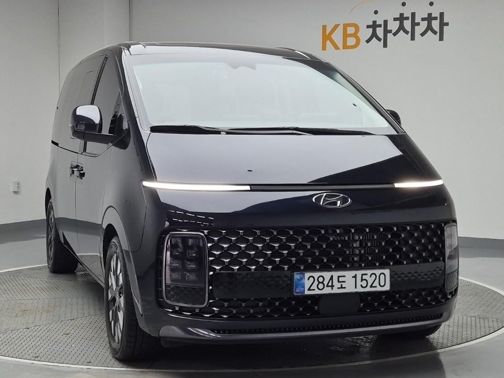 HYUNDAI Staria - Vista 3