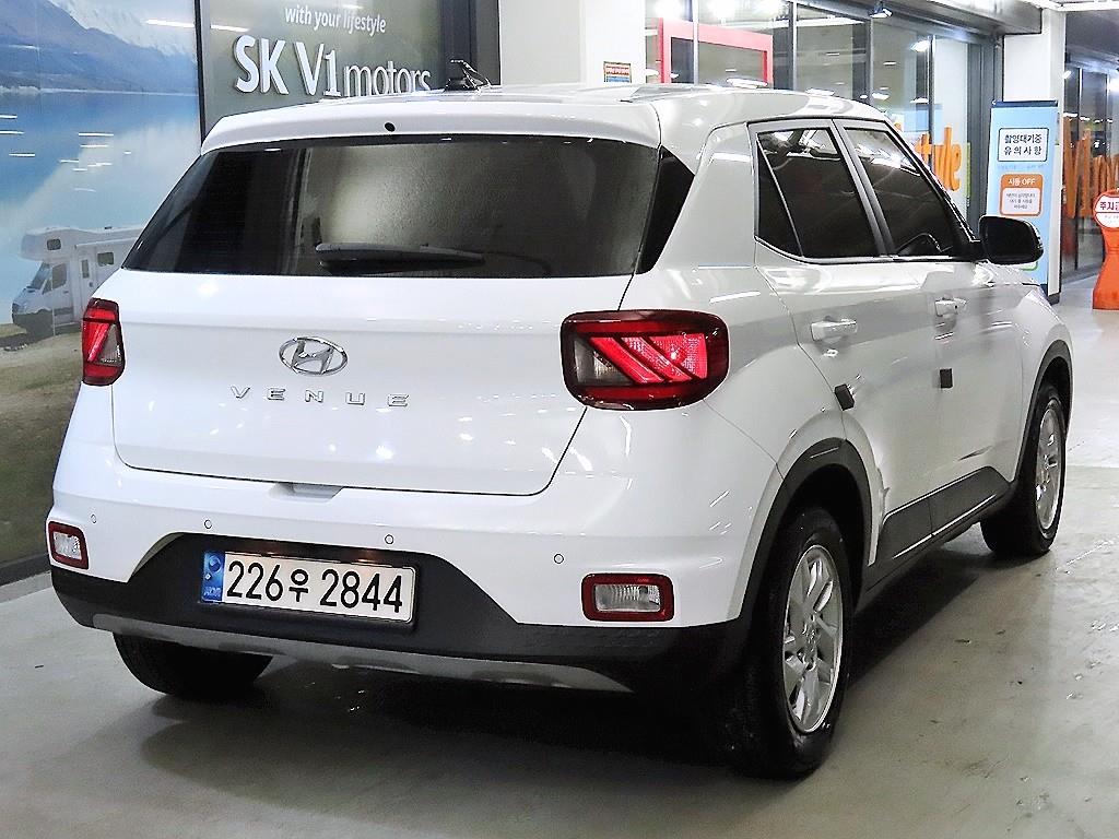 HYUNDAI Venue - Vista 4
