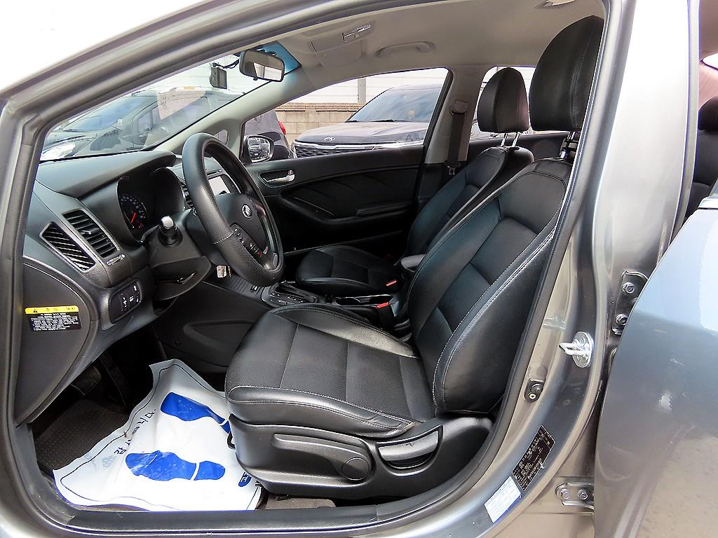 KIA K3 - Vista 5