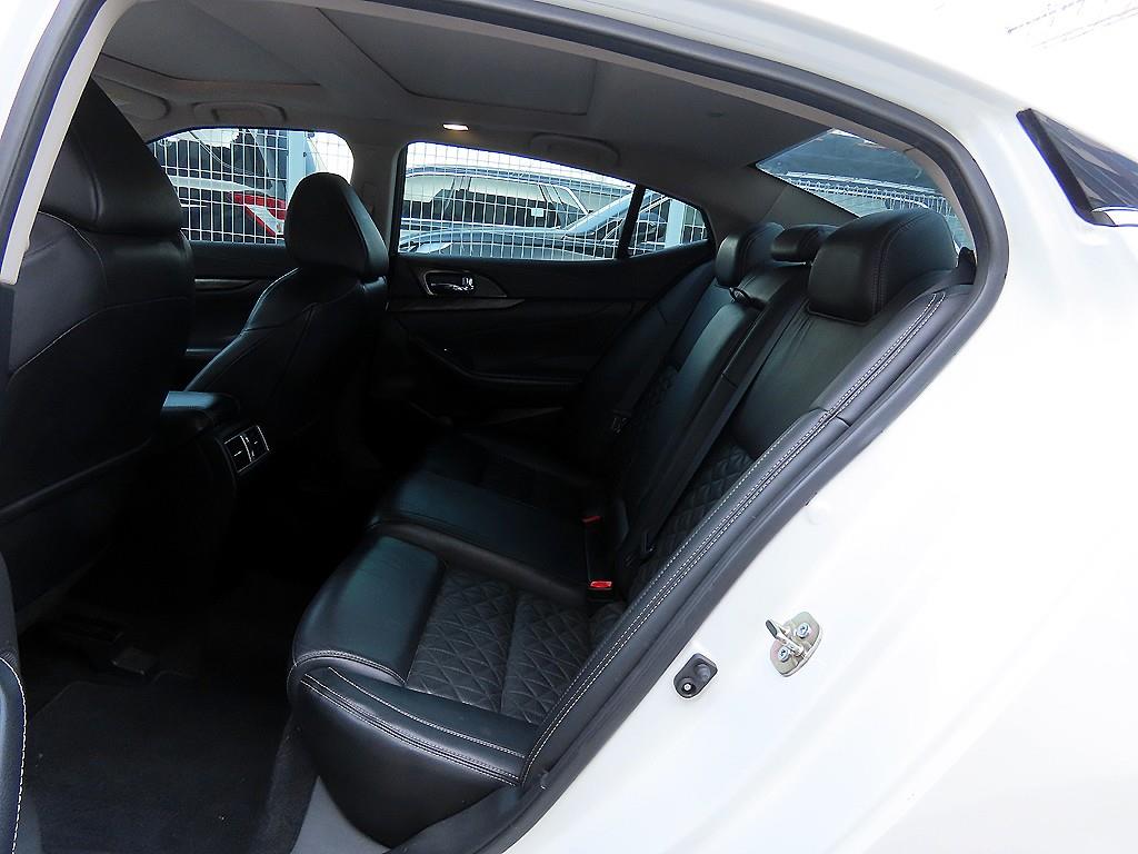 Nissan Maxima - Vista 6