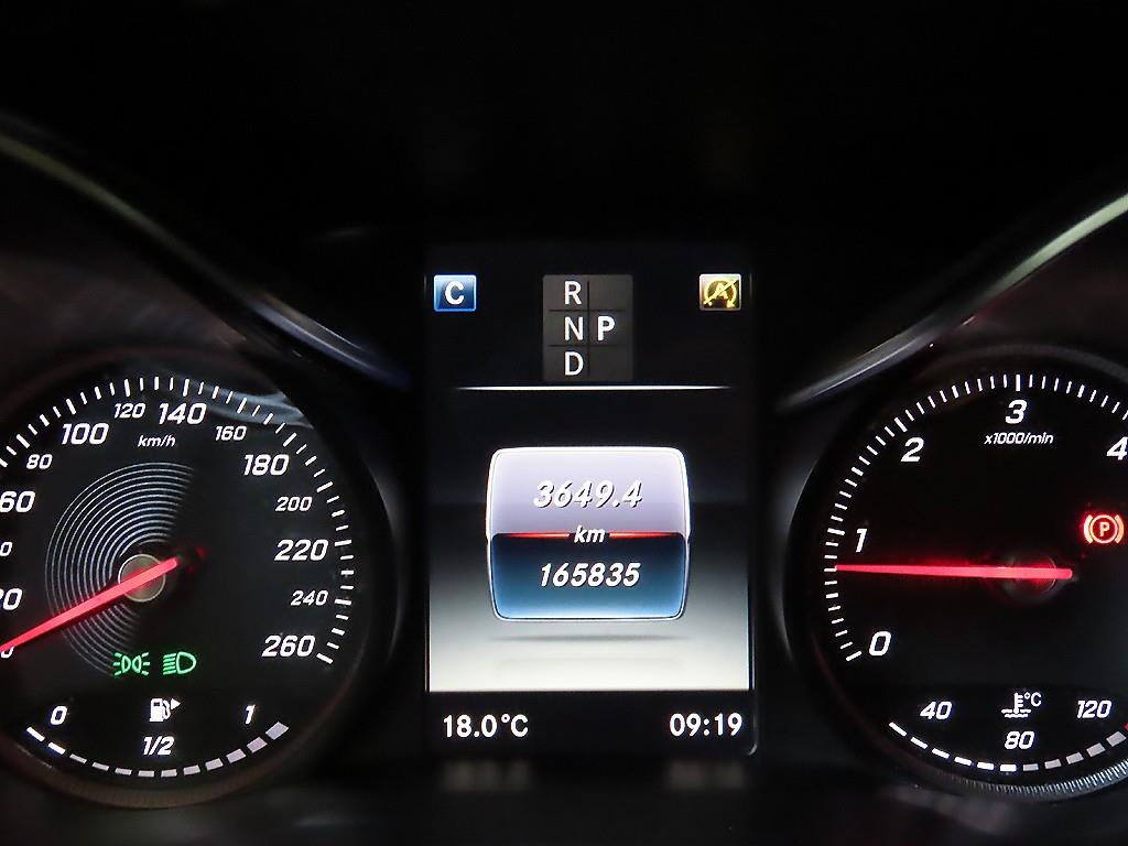 Mercedes Benz GLC Class - Vista 9